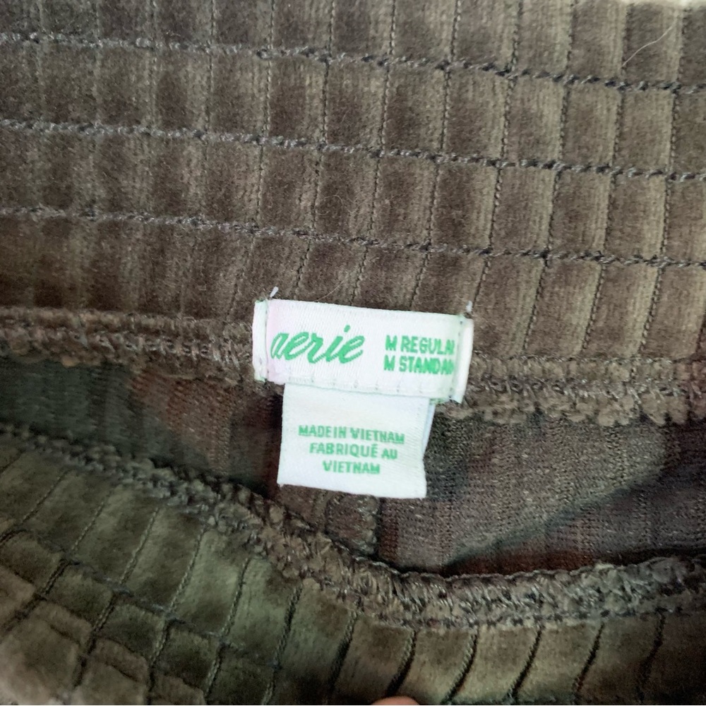NWT Aerie Groove On High Waisted Velour Flare Olive Green Pants, size M - Picture 5 of 12